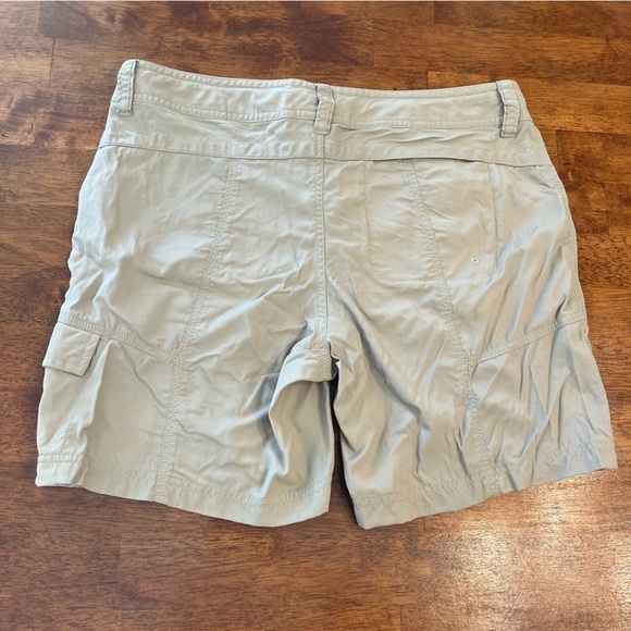 The North Face women’s size 12 long tan nylon shorts - Picture 9 of 9